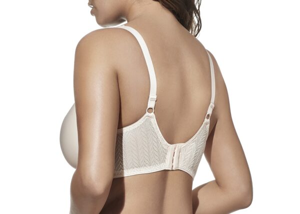 FABIOLA-BACK