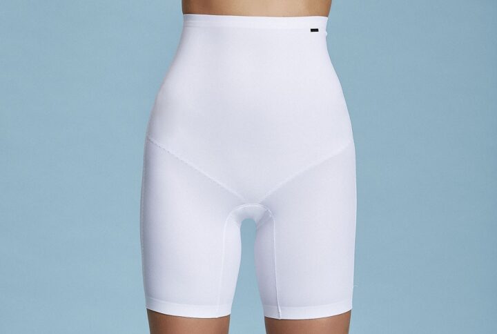 Pantaloncino modellante vita alta effetto push up Andra colore bianco indossato fronte