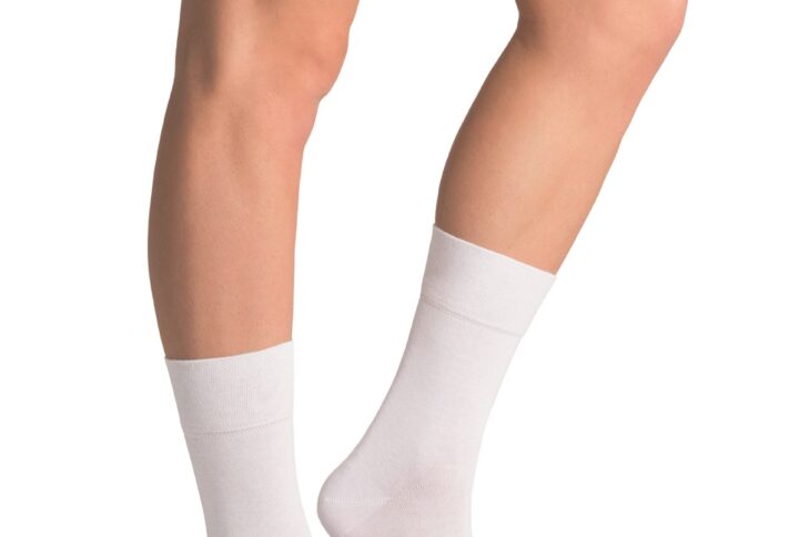 Calza corta uomo filo di Scozia senza elastico Pezzini Bianco indossata