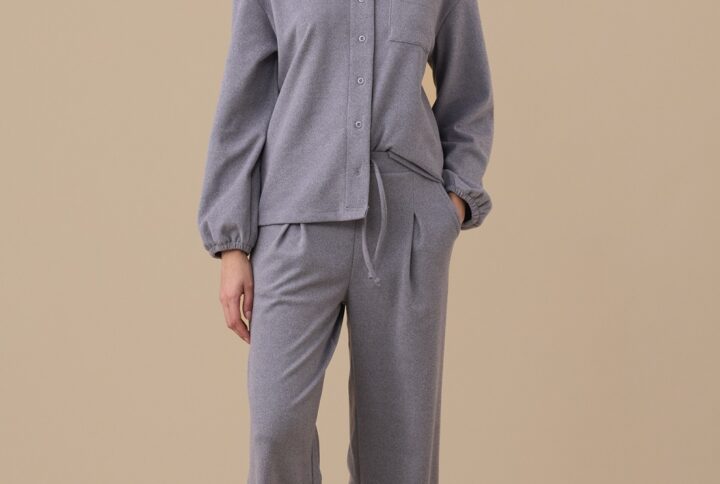 Completo loungewear donna Noidinotte grigio in microplush soft-touch con pantalone a palazzo