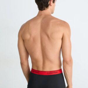 Boxer uomo Calvin Klein neri con fascia rossa – vista posteriore