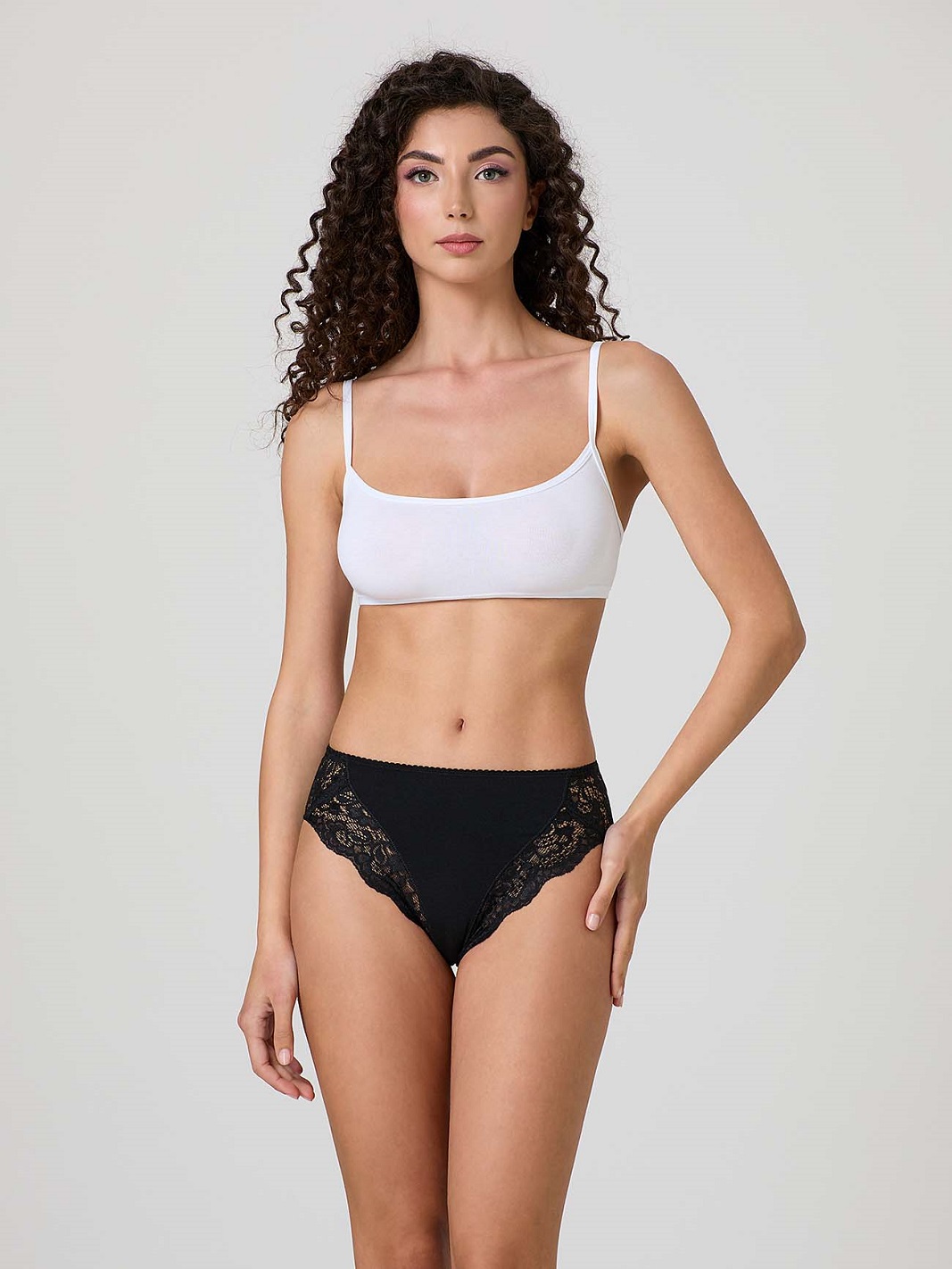 Slip donna in cotone modal e pizzo Jadea - colore nero