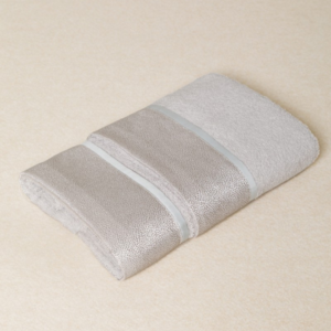 Set asciugamani Battaglia Classico Italiano viso e ospite in pura spugna di cotone con raffinato bordo jacquard. Colore Grigio/Perla