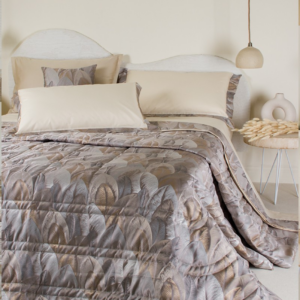 Trapuntino Battaglia Classico Italiano Wonder in tessuto jacquard con motivo a piume.