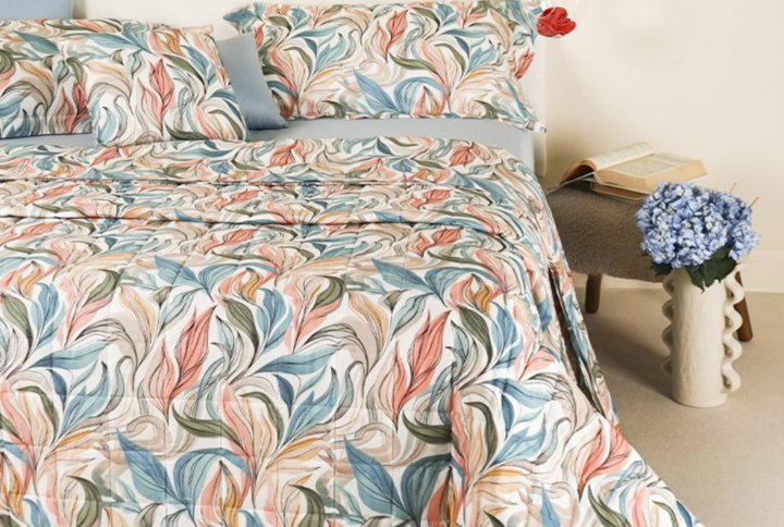 Trapuntino Neith Amalfi in raso satin 100% cotone 300 TC con stampa digitale botanica.